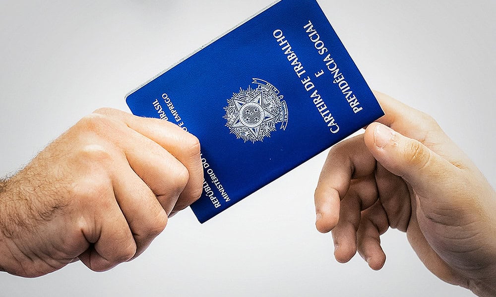 Rafael-Neddermeyer-Fotos-P┬úblicas-carteira-de-trabalho (1) Rafael-Neddermeyer-Fotos-P┬úblicas-carteira-de-trabalho (1)