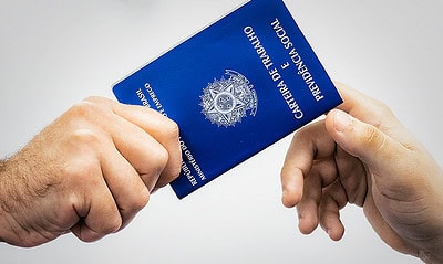 Rafael-Neddermeyer-Fotos-P┬úblicas-carteira-de-trabalho