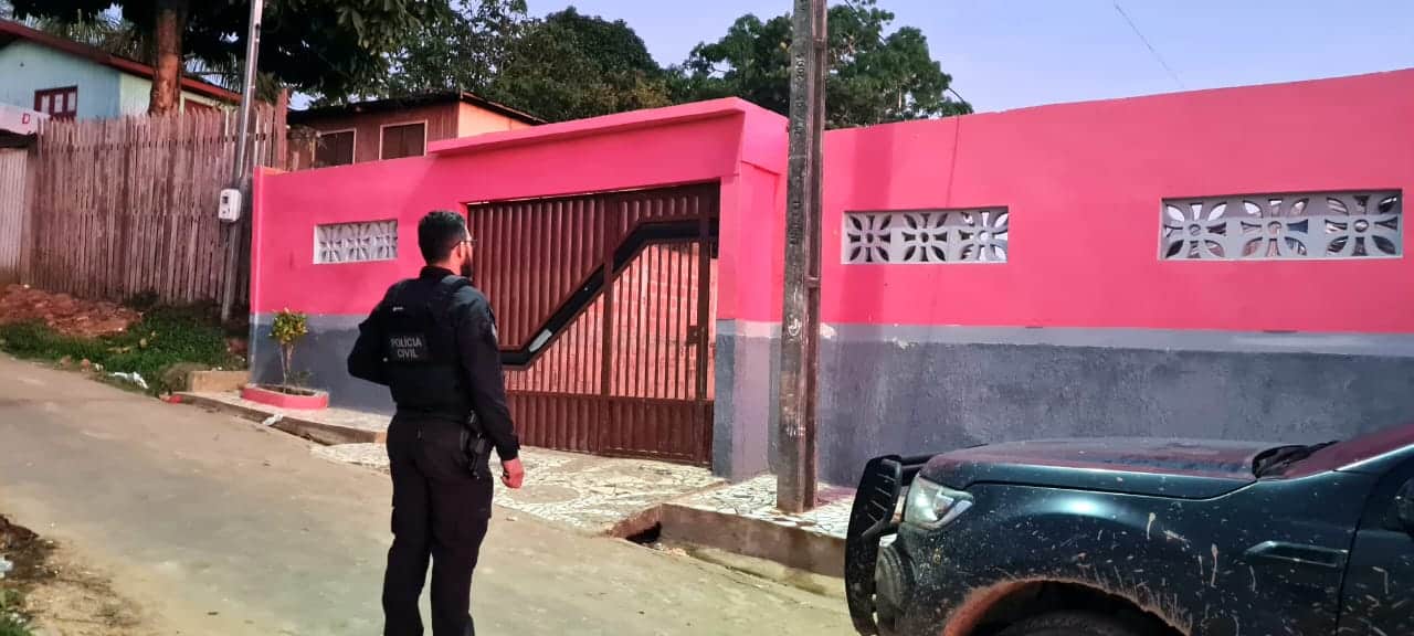 Mulher que mantinha boca de fumo em Cruzeiro do Sul é presa pela Polícia Civil