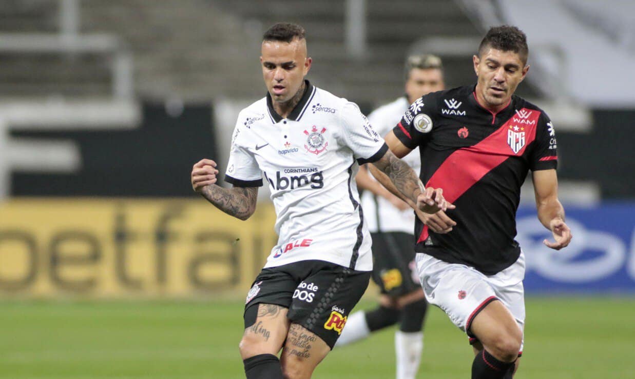 Luan mostra bermuda ensanguentada após agressão de torcedores do Corinthians; veja