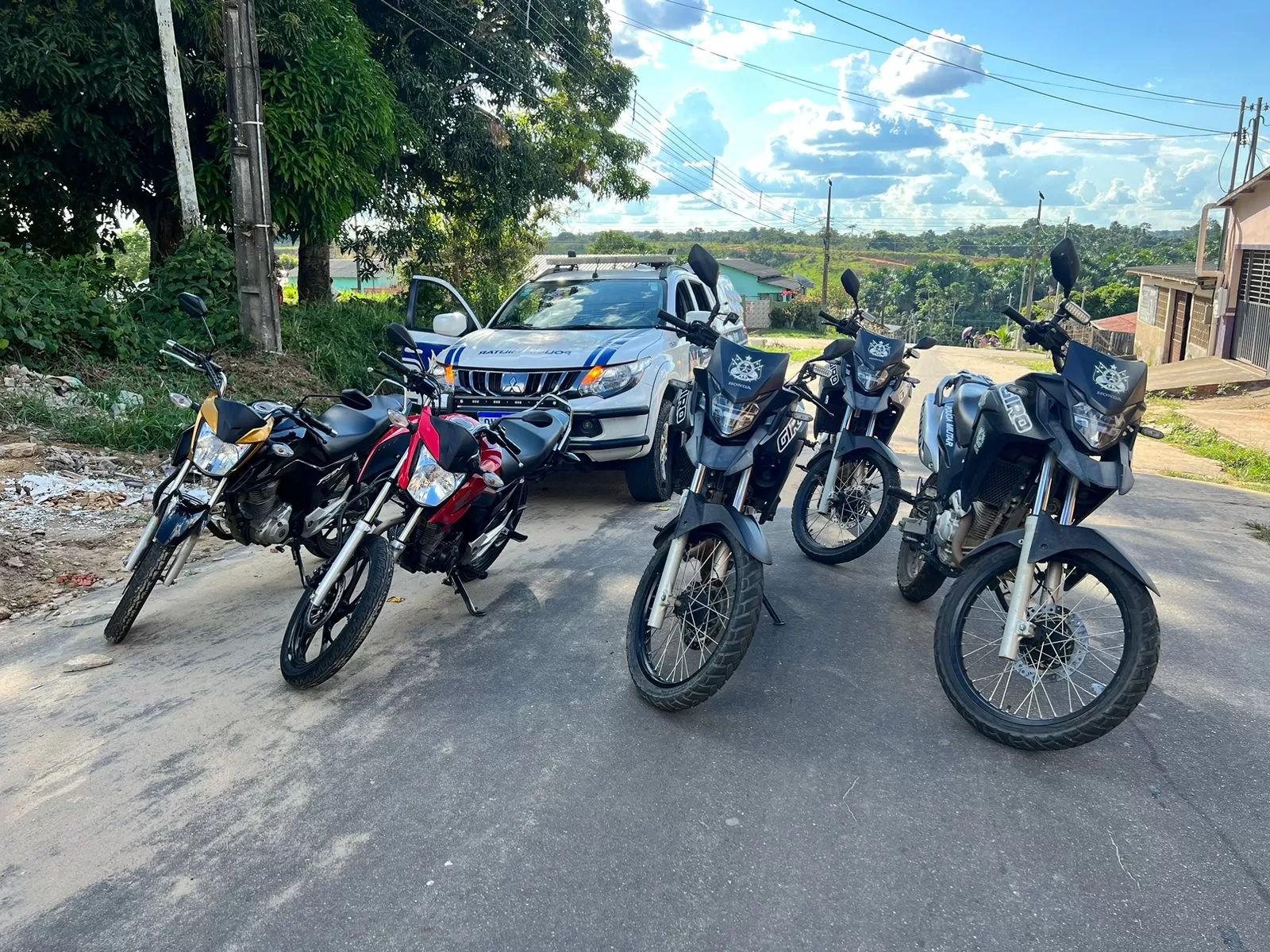 Quatro são presos pela Polícia Militar com maconha e cocaína