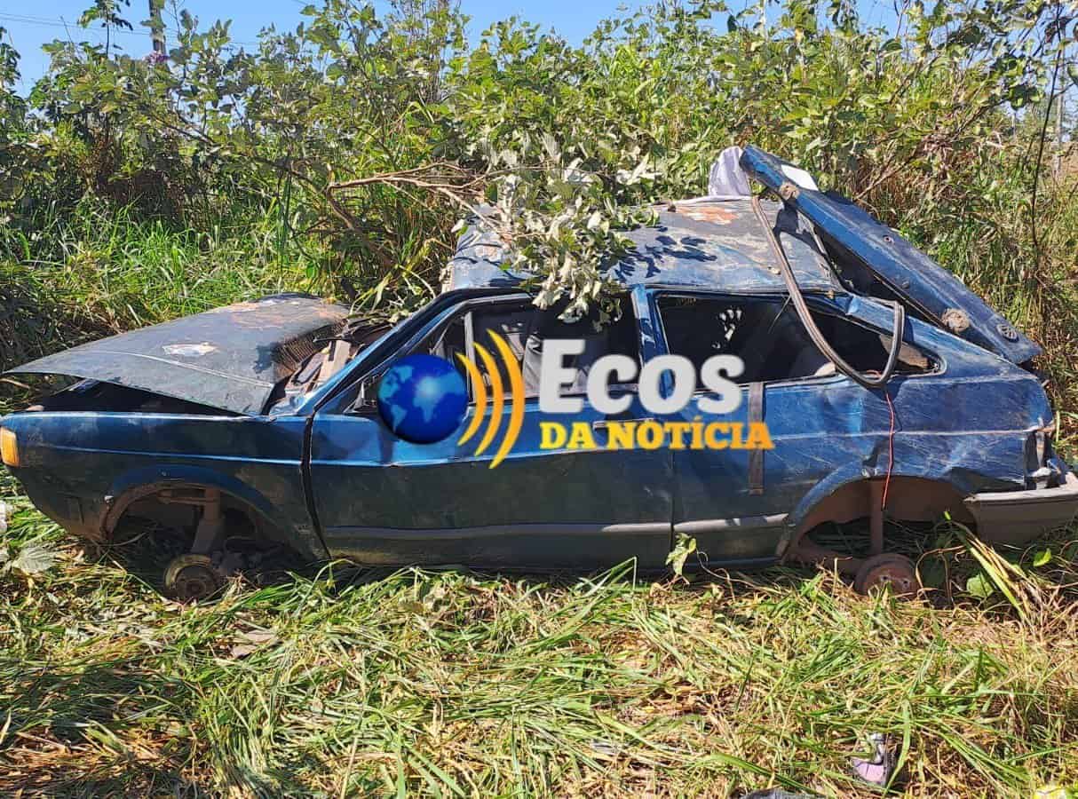 Seis pessoas ficam feridas após automóvel capotar na BR-364, sentido Rio Branco