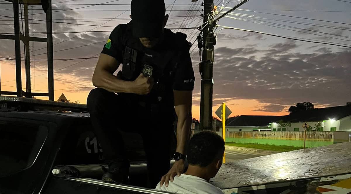 Acusado de homicídio é preso após furtar moto da prefeitura