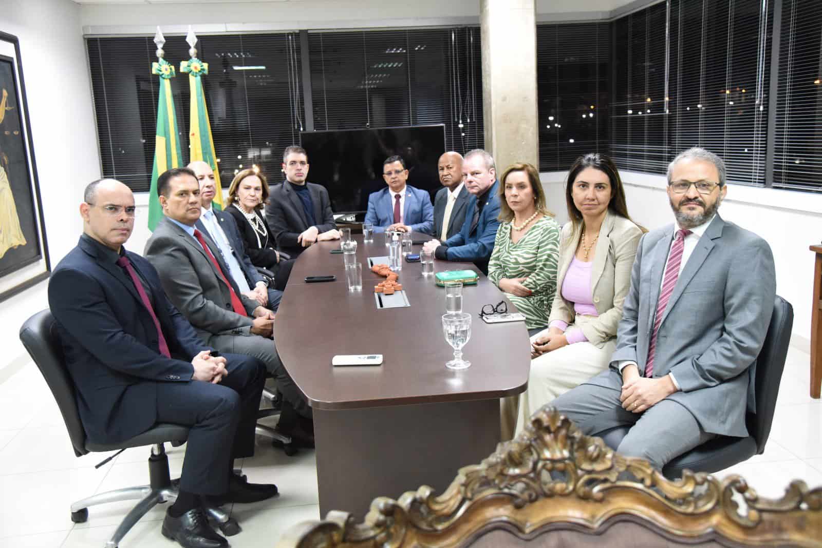 Autoridades do Acre reconhecem “gravidade”de rebelião e prometem reação