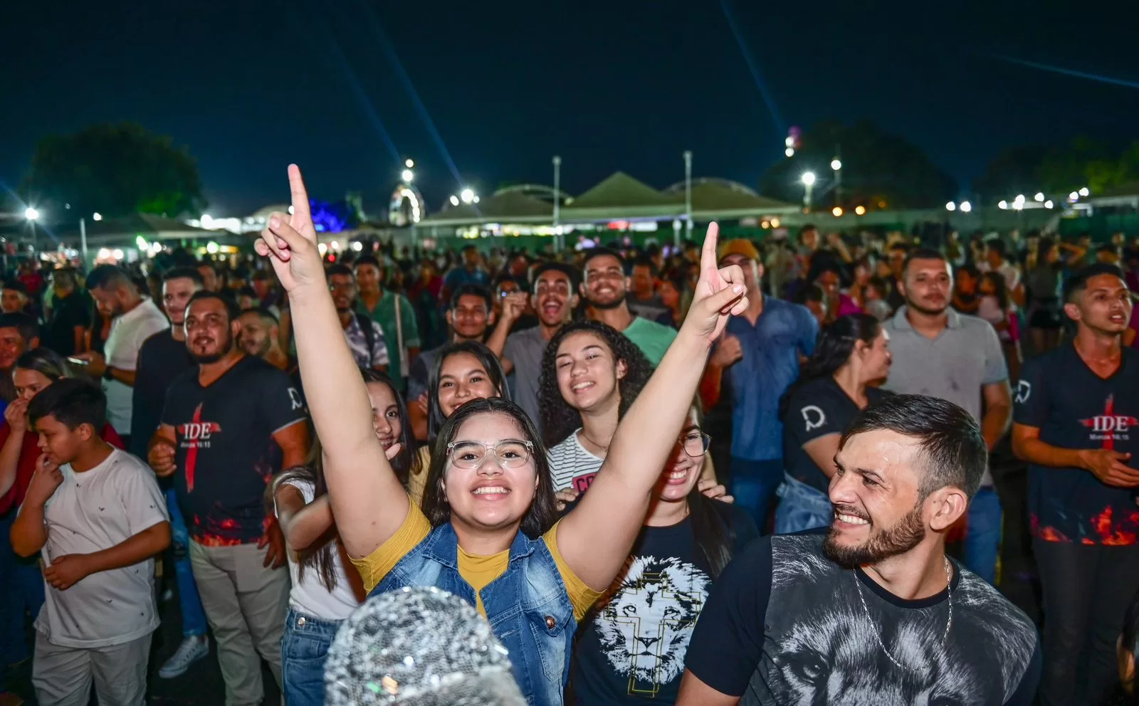 Famílias são maioria do público na noite de show gospel da Expoacre