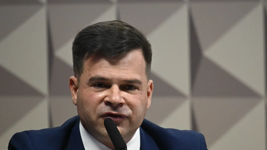 Barroso dá 48 horas para CPI explicar quebra de sigilo de Silvinei Vasques, da PRF