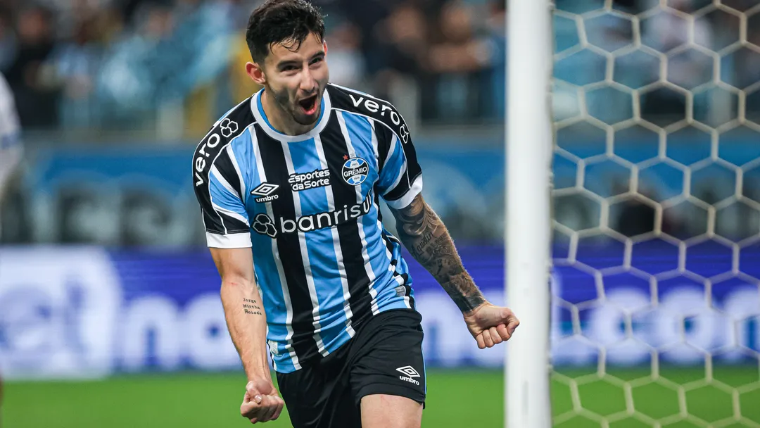 Grêmio vence Bahia nos pênaltis e avança para as semifinais
