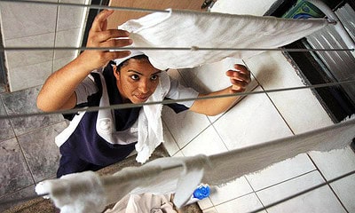 Noedilma Silva Santana, empregada doméstica em Ribeirão Preto, SP, recebe um salário mínimo por mês.
Foto: F.L Píton / A Cidade / Futura Press
Data: 18/03/2010