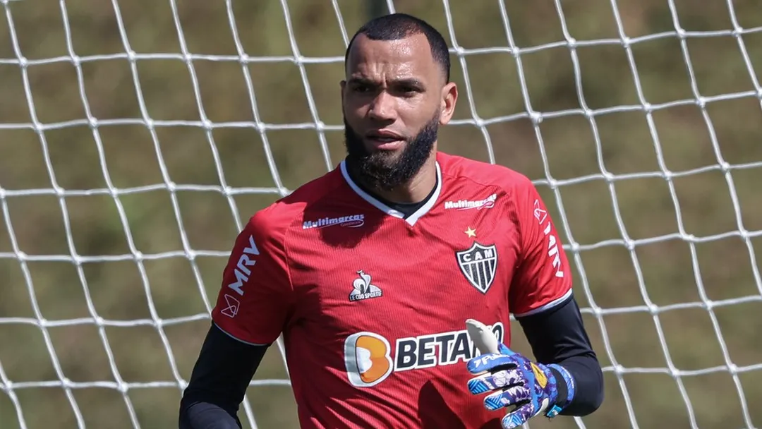 Polícia investiga mulher suspeita de extorquir dinheiro de Éverson, goleiro do Atlético