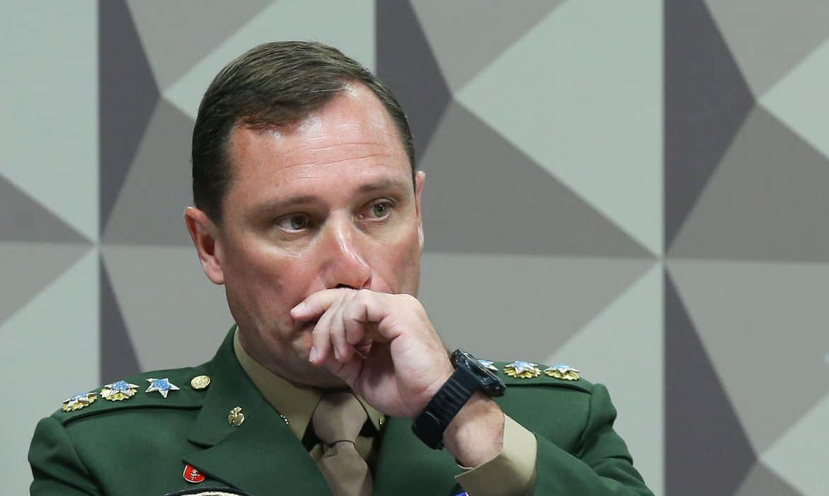 Em sete meses, Mauro Cid movimentou R$ 3,2 milhões, aponta relatório do Coaf