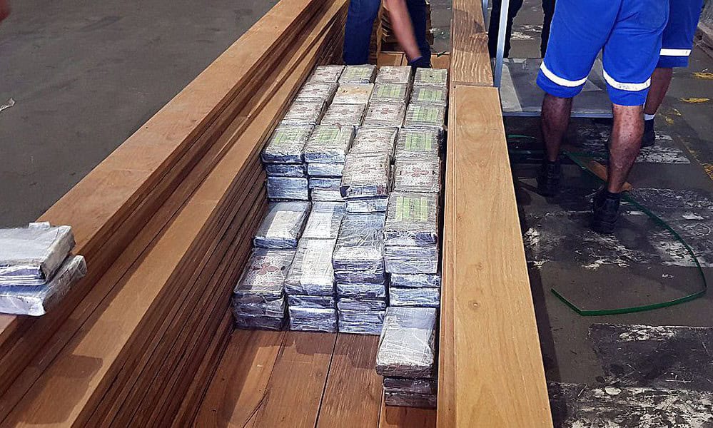 whatsapp_image_2023-07-13_at_07.47.16 Paranaguá (PR), 13.07.2023 - Polícia Federal e Recita Federal realizam operação contra tráfico internacional de drogas, no Porto de Paranaguá (PR). Foto: Polícia Federal/PR