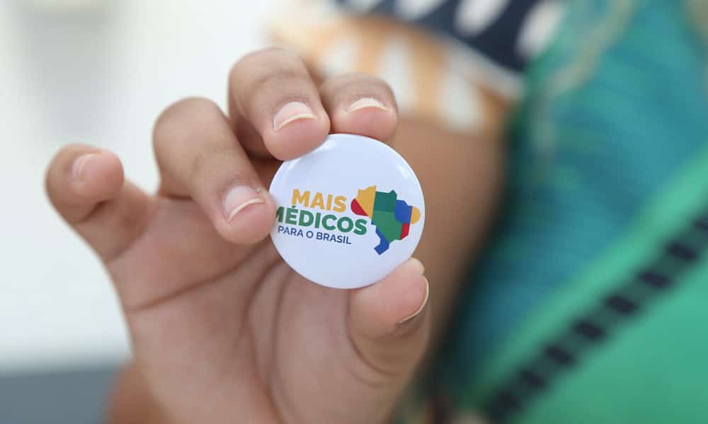 10-8-MAIS-MEDICOS-2 10-8-MAIS-MEDICOS-2