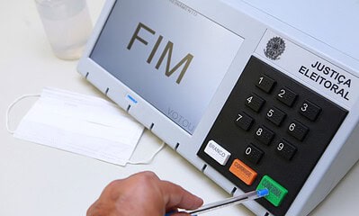 TSE – Tribunal Superior EleitoralUrna eletrônica TSE - Tribunal Superior Eleitoral
Urna eletrônica