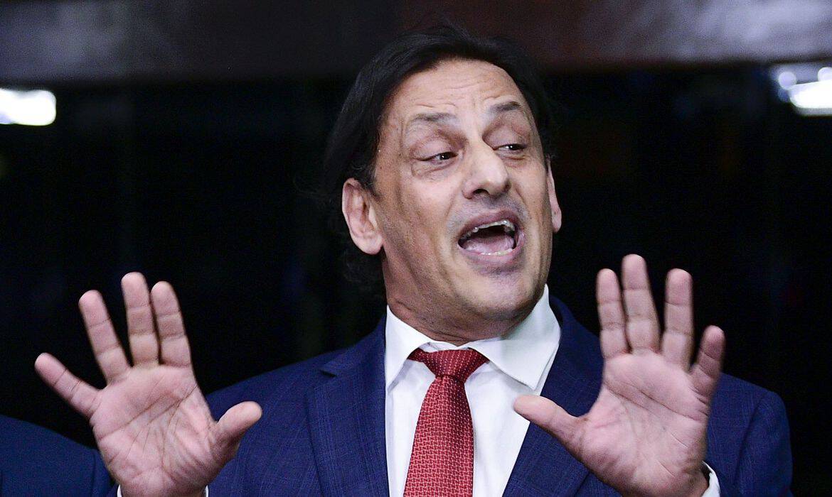  Frederick Wassef diz que comprou Rolex com próprio dinheiro e fez favor à União