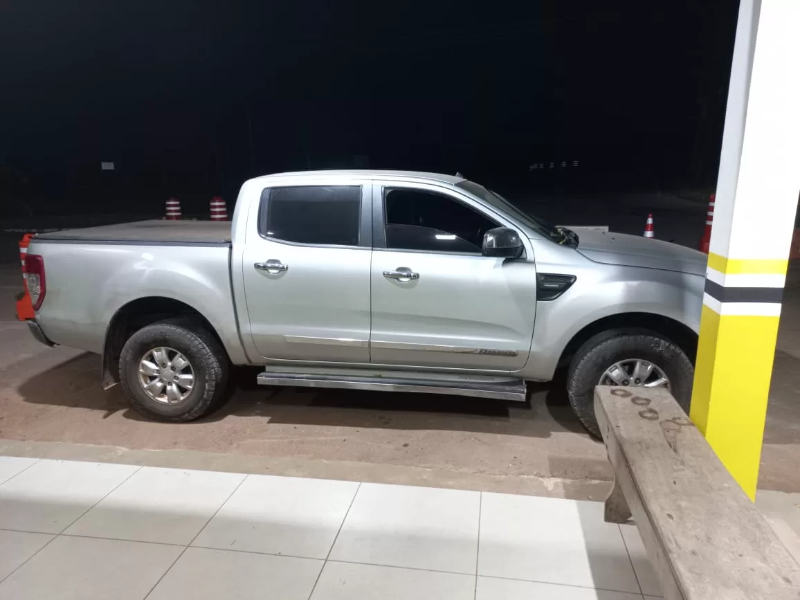 PM liberta família sequestrada, e captura criminosos com armas