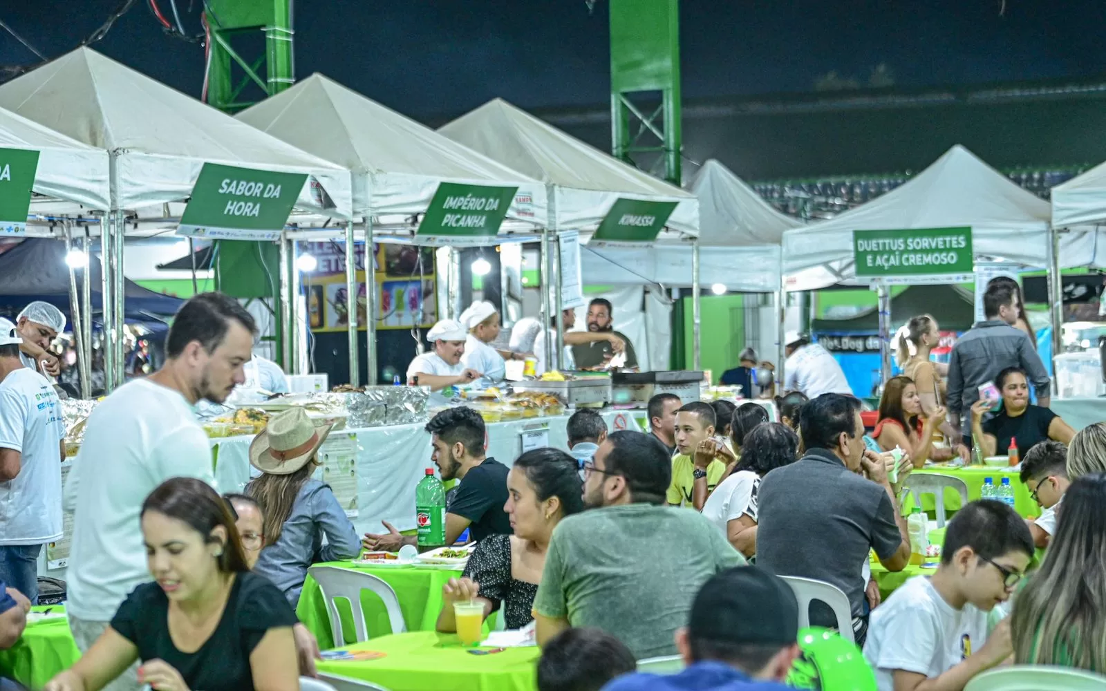 Espaço de alimentação da Expoacre tem de buchada de bode a arroz no tucupi