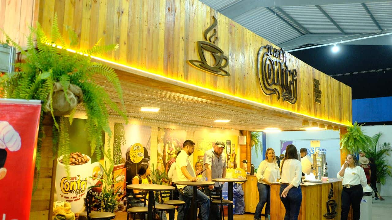 Com estandes chamativos, café regional é destaque na Expoacre 2023