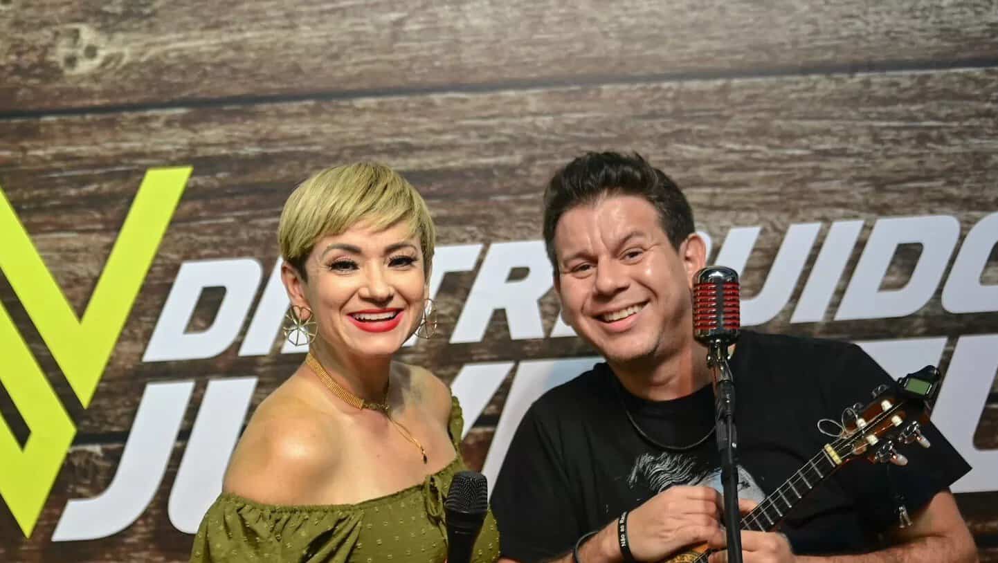 Bruno Damasceno é a atração da noite no palco do ac24horas e Ecos da Notícia na quinta noite da Expoacre