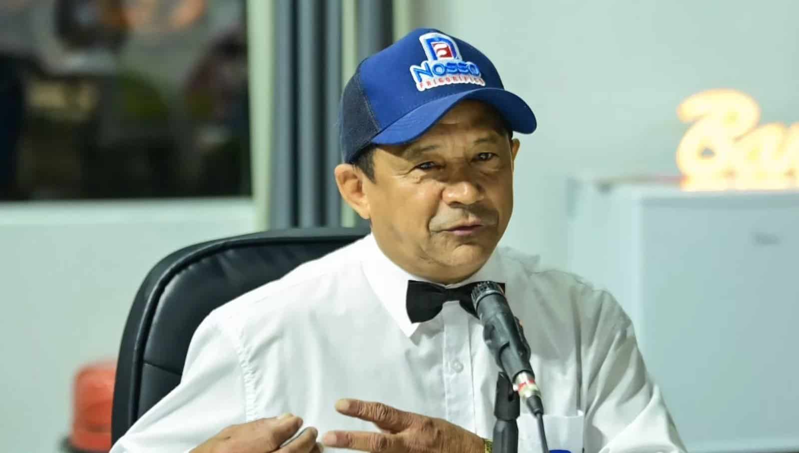 Garçom acreano já atendeu Fernando Henrique Cardoso, Lula e Jair Bolsonaro