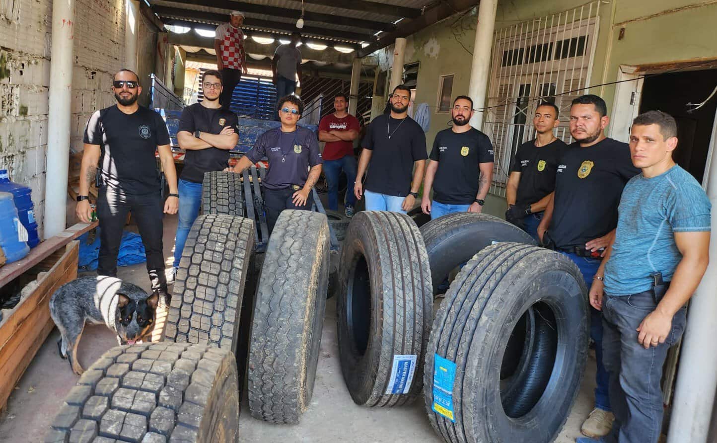 Polícia Civil e PF apreendem produtos avaliados em quase R$ 1 milhão