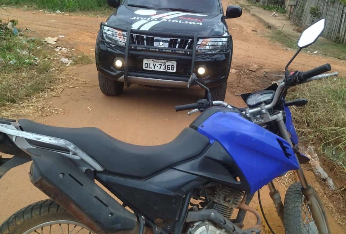 Moto roubada em tentativa de sequestro é recuperada