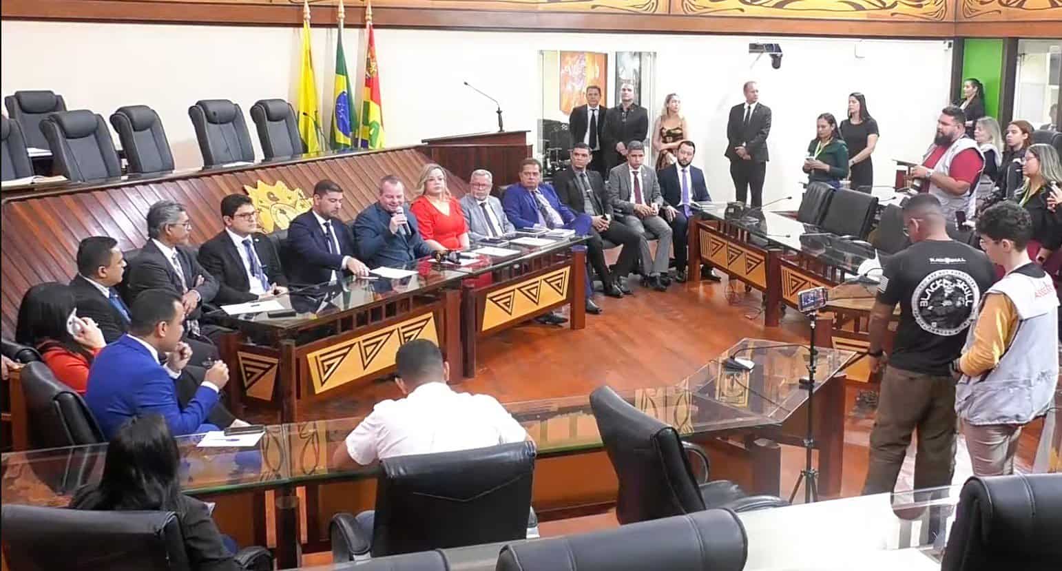 Deputados do Acre declaram enfrentamento ostensivo à crise aérea