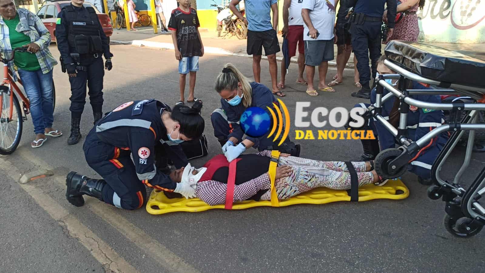Mulher desmaia em colisão entre veículo e moto na Estrada Jarbas Passarinho