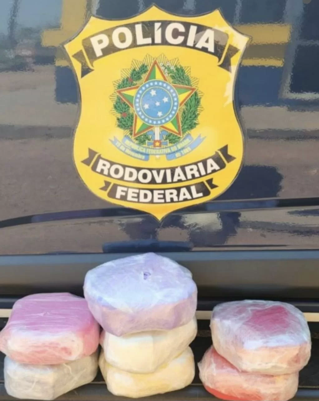 Mulher com filho de dois anos é presa na BR-364 com mais de 7 quilos de cocaína