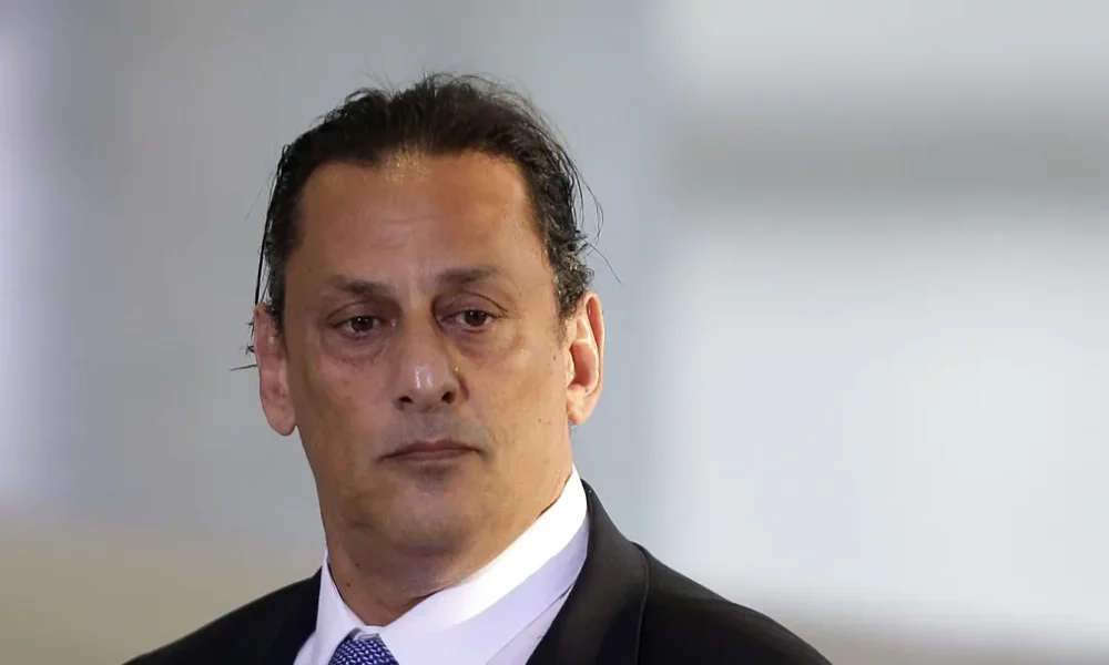 age20230811008 age20230811008