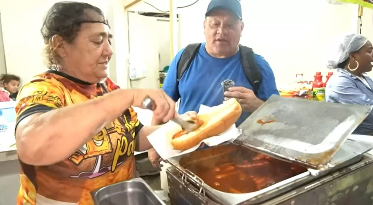 Cachorro-quente gigante e itens com preços populares fazem sucesso na Expoacre