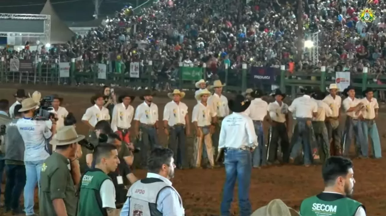 ac24horas e Ecos da Notícia estão transmitindo ao vivo o rodeio da Expoacre 2023