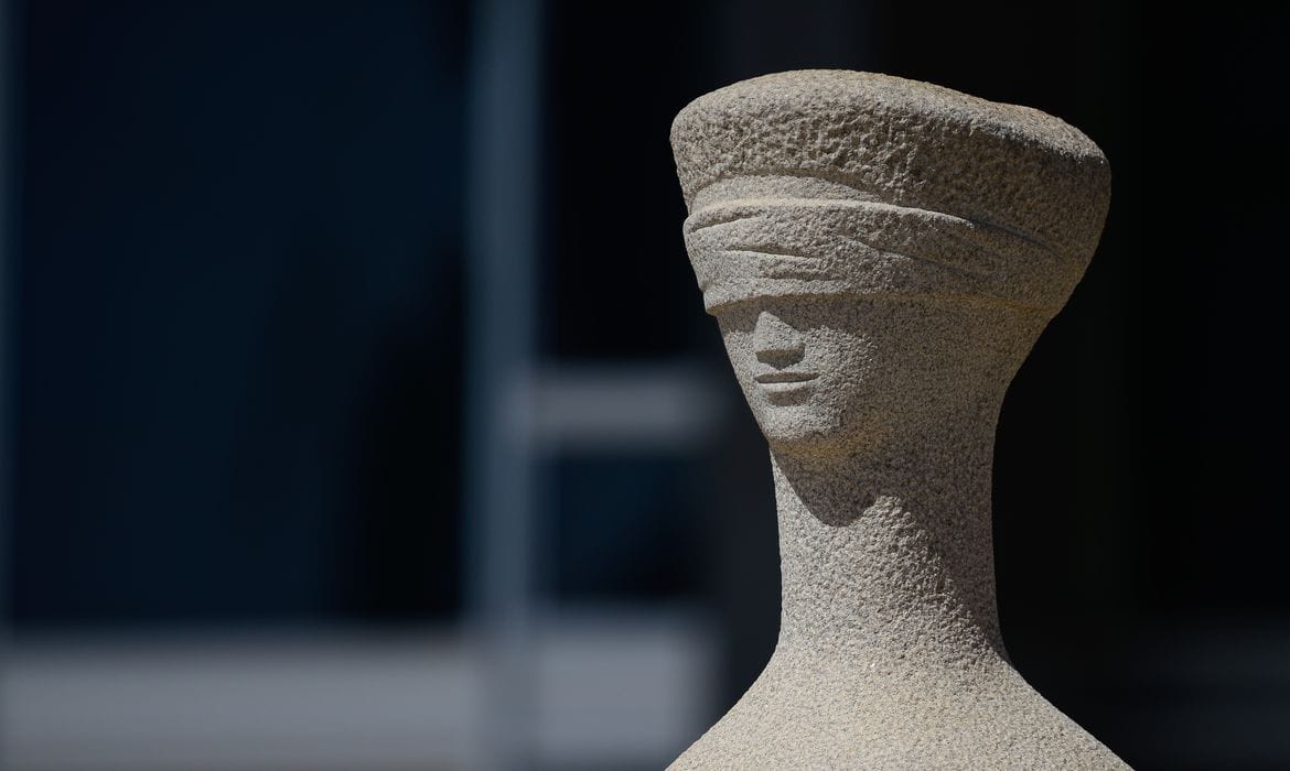 STF valida juiz de garantias e dá um ano para implantação