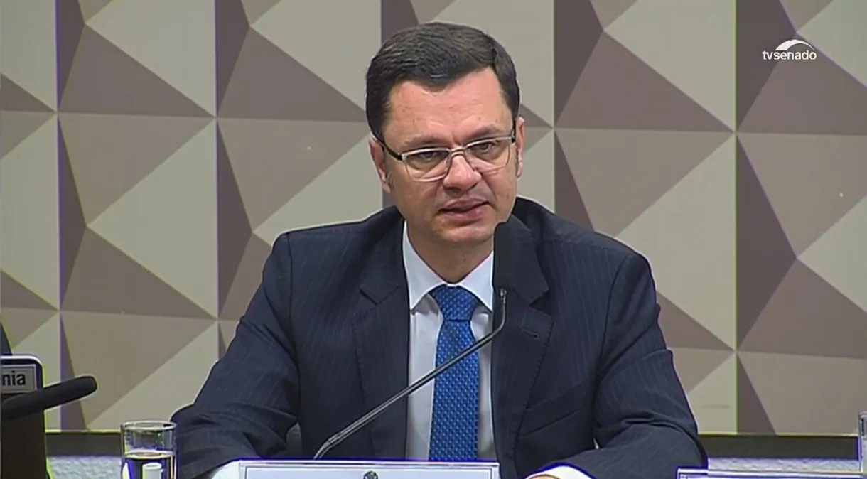 PF cassa porte de armas do ex-ministro Anderson Torres