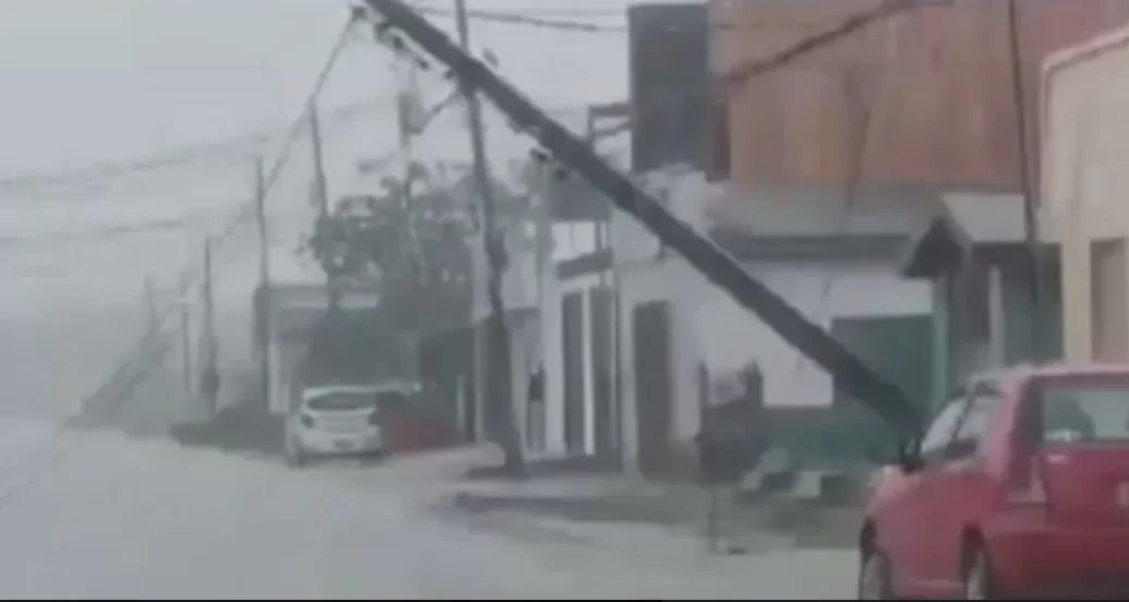 Intensa chuva com ventos fortes causa transtornos em Sena Madureira
