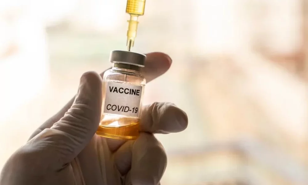 Foto-recipiente-com-a-vacina-da-covid-19 Foto-recipiente-com-a-vacina-da-covid-19