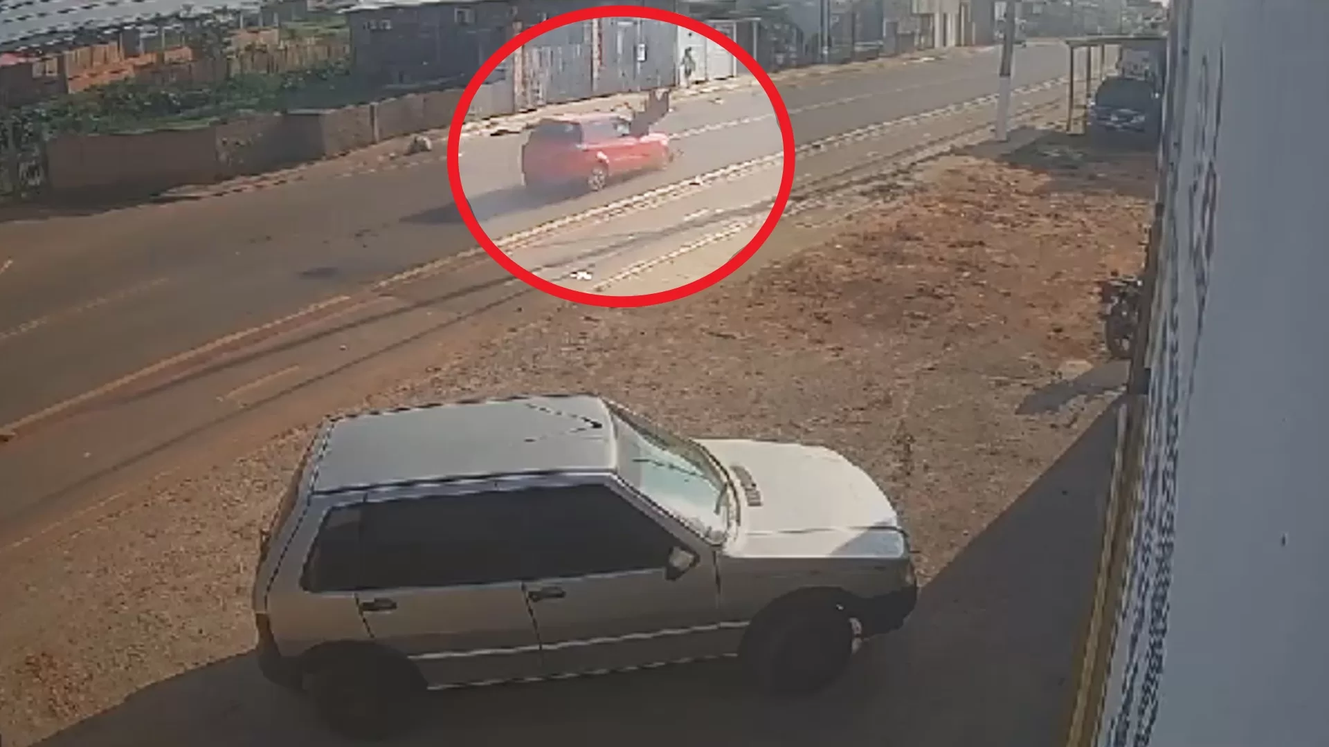 Jovem é atropelada ao tentar atravessar Estrada da Sobral