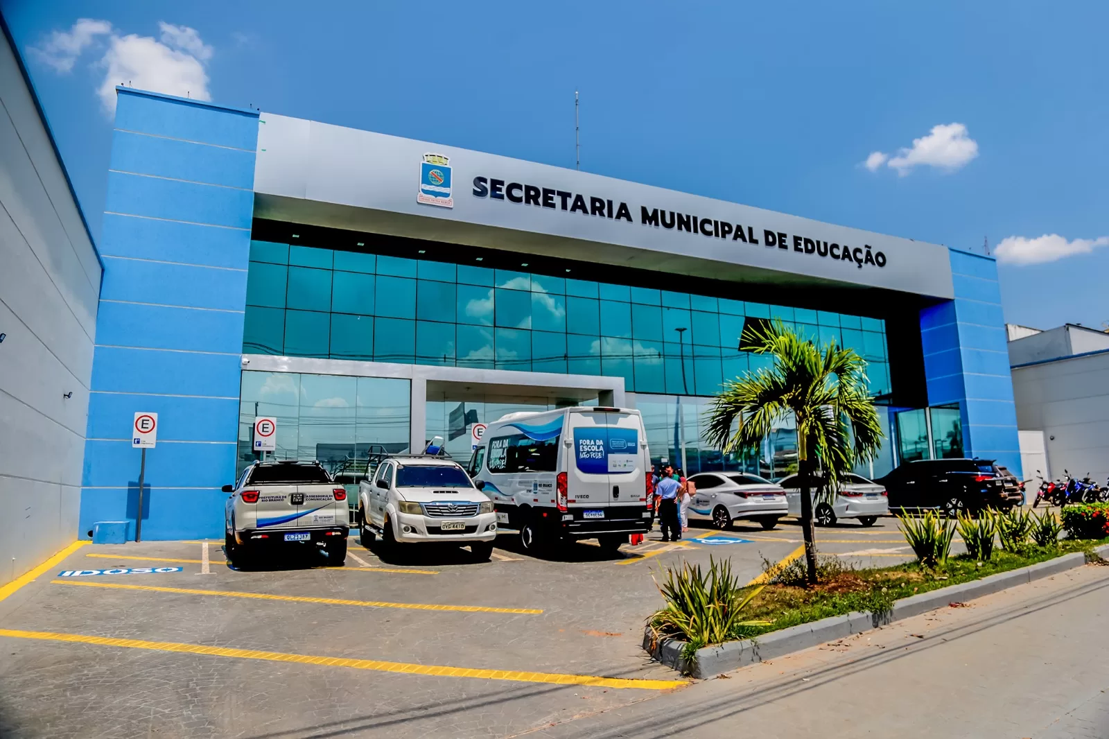 Secretaria Municipal de Educação muda sede para a Avenida Antônio da Rocha Viana