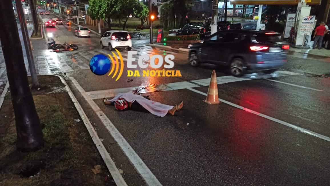 Colisão entre carro e moto mata motociclista na Avenida Ceará