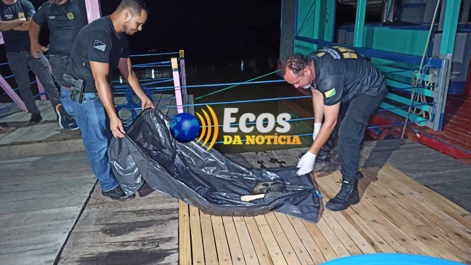 Ossada é encontrada ao lado de restaurante e flutuante no Rio Acre, 2° Distrito