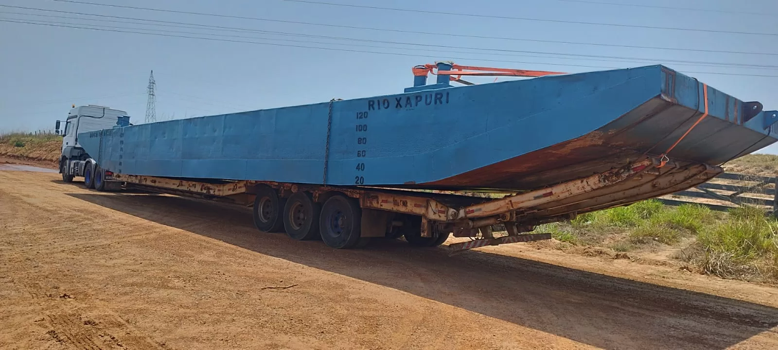 Governo envia balsa com rebocador para travessia do Rio Acre no município de Xapuri