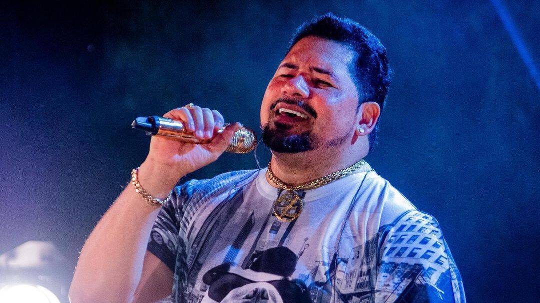 ExpoSena começa na noite desta quarta-feira com rodeio e show do cantor Zezo