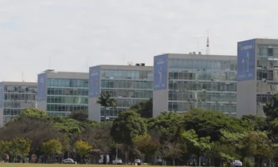 esplanada_dos_ministerios_brasilia_02