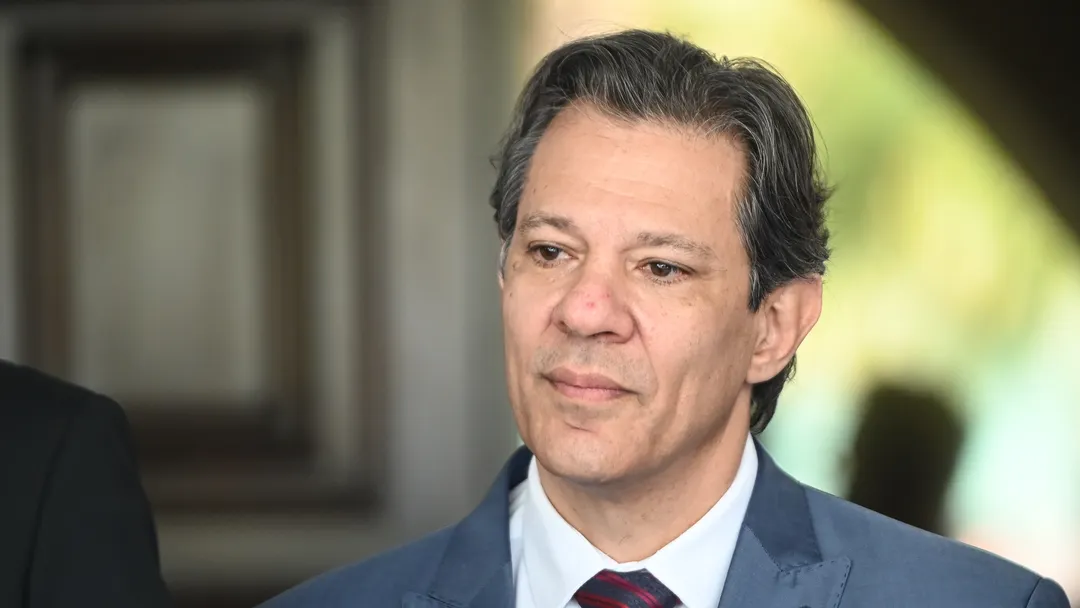 Criminosos armados arrombam portão da casa de Fernando Haddad em São Paulo