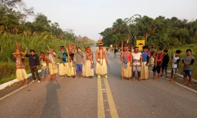 indios-prostesto Índios no bloqueio da BR-364, no Acre - Foto: Arquivo Pessoa