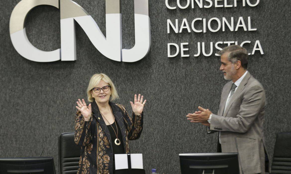 Rosa  Weber participa de última sessão na presidência do CNJ