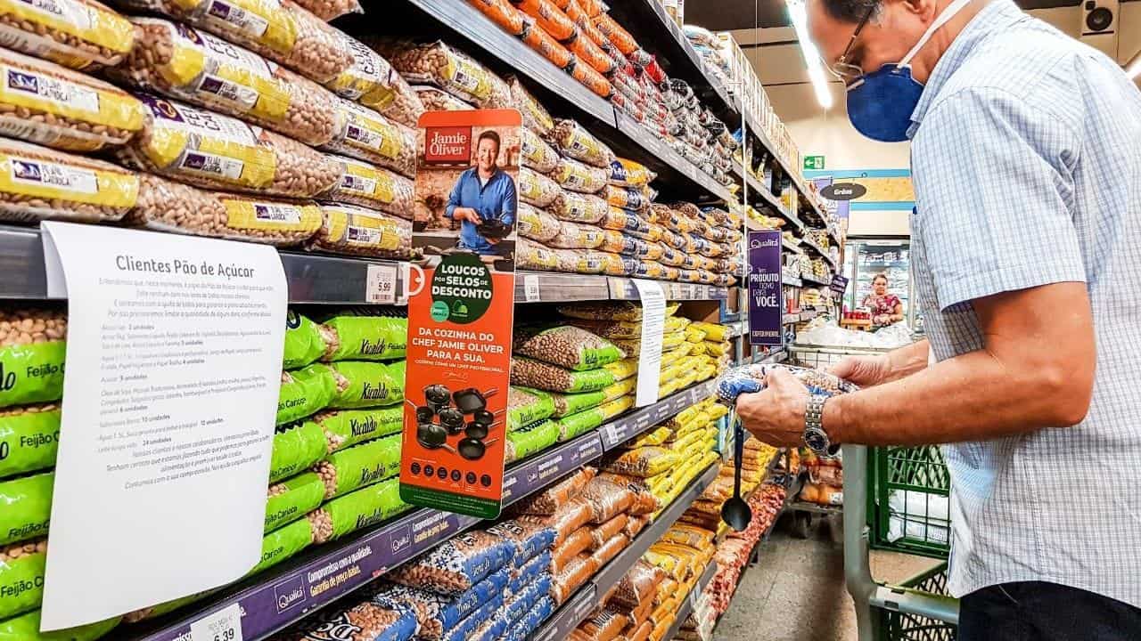 Consumo nos lares brasileiros cresce 2,58% até agosto, diz associação de supermercados