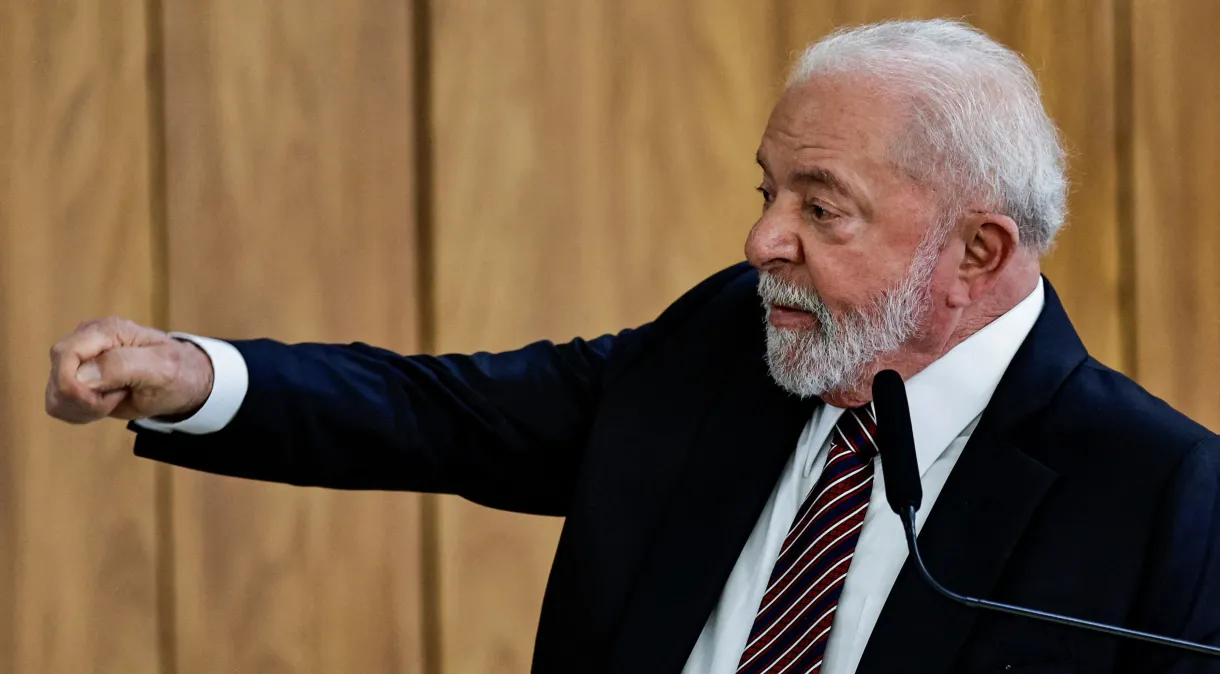 Lula passa por cirurgia no quadril em Brasília; veja o que se sabe sobre procedimento