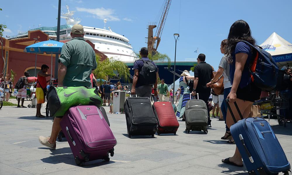 1101813-tmz_abr_151217_2405_1 Rio de Janeiro - A temporada de cruzeiros começa no Rio, transatlânticos atracam no Pier Mauá, na zona portuária da capital fluminense (Tomaz Silva/Agência Brasil)