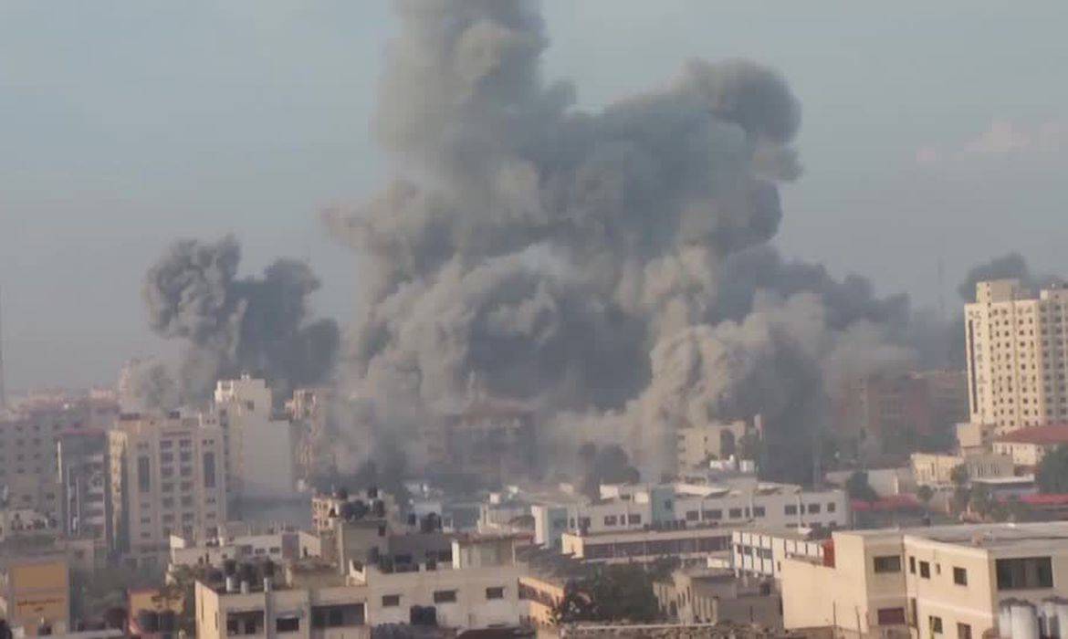 Brasil pede apoio ao Egito para retirada de brasileiros de Gaza