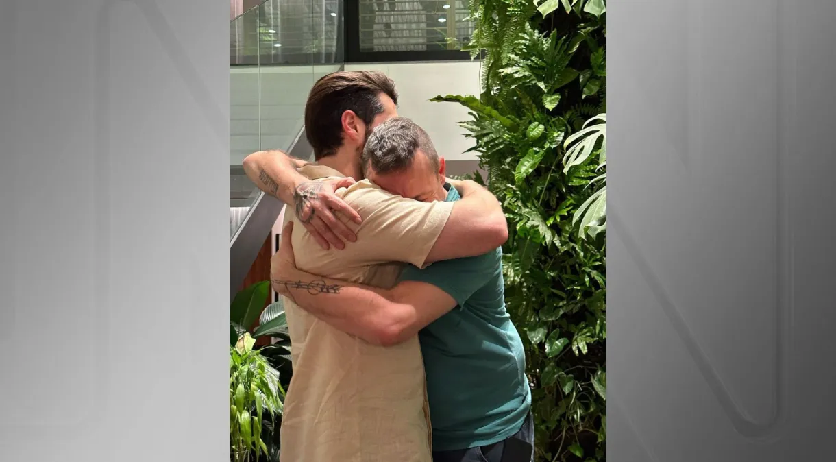 Alok reencontra pai,o também DJ Juarez Petrillo,após ataques do Hamas em rave